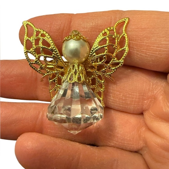 Jewelry - Vintage Angel Brooch